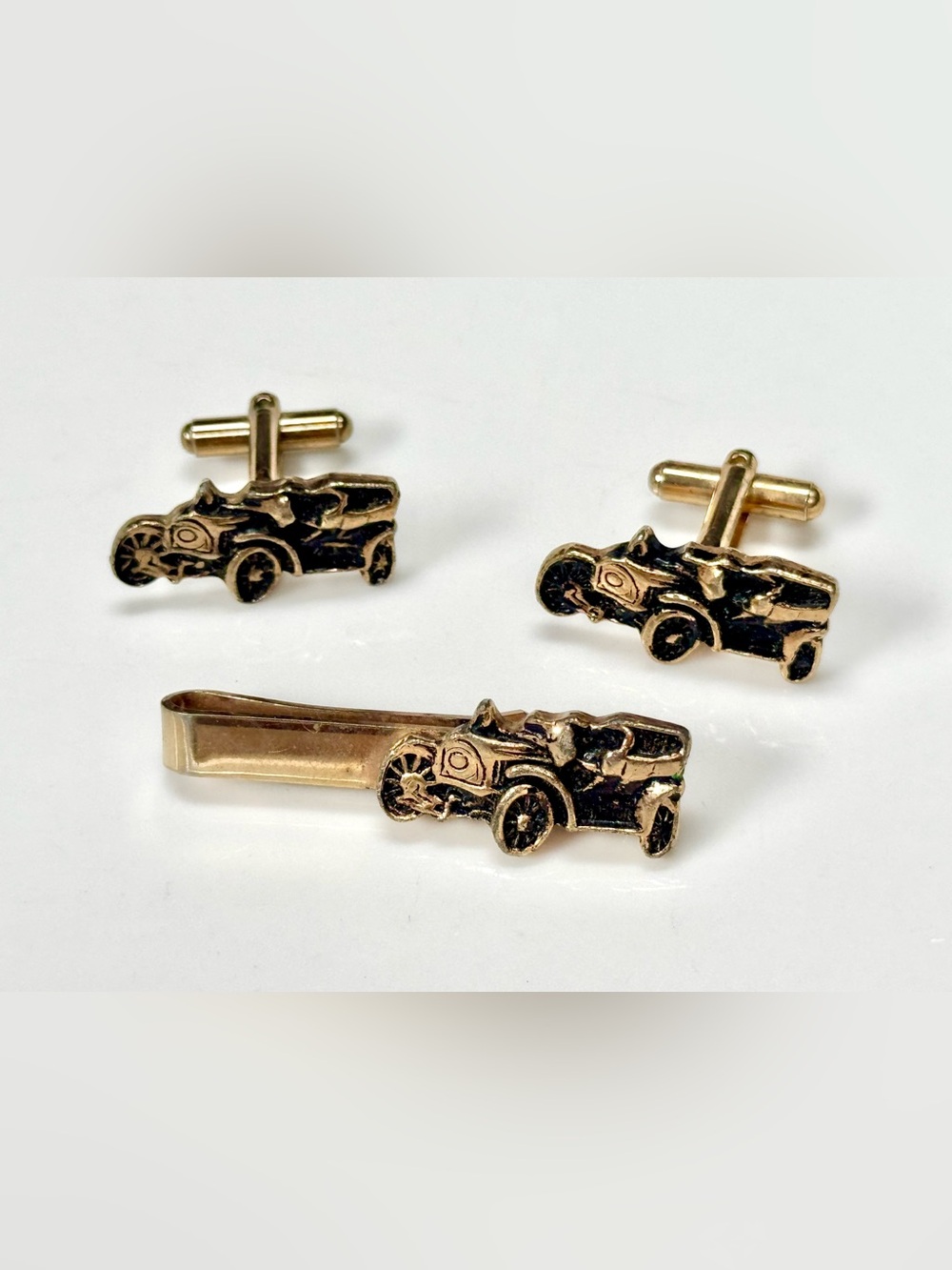 Vintage 60’s Balfour Gold Antique Car Cufflinks & Tie Clip Set